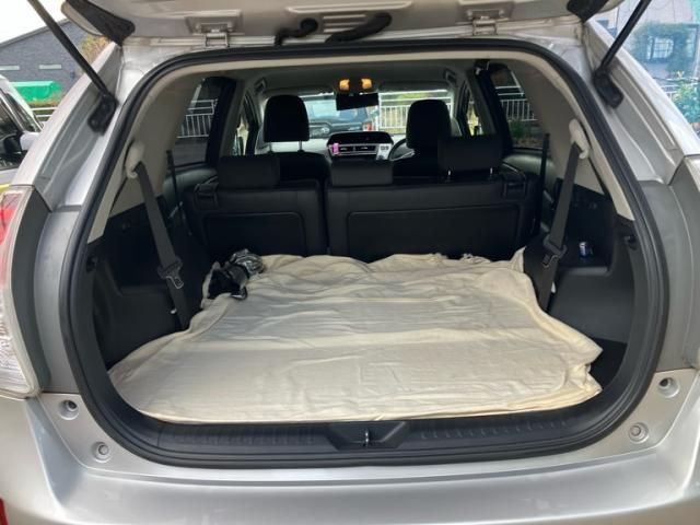 TOYOTA PRIUS Alpha 2015