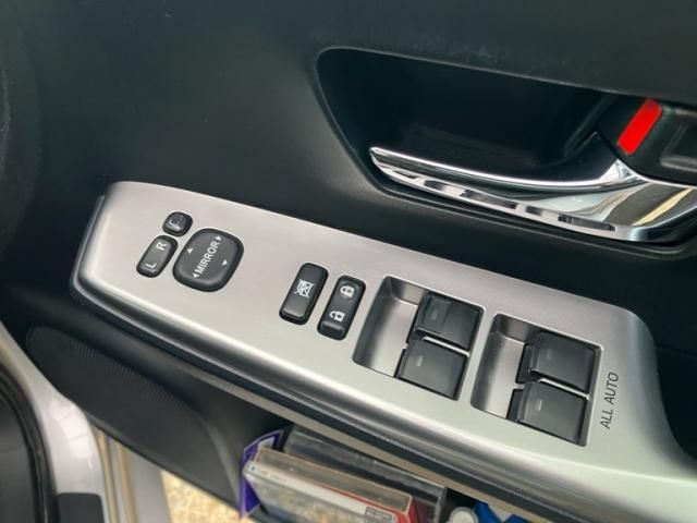 TOYOTA PRIUS Alpha 2015