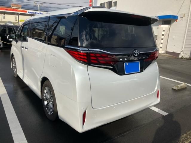 TOYOTA ALPHARD 2024