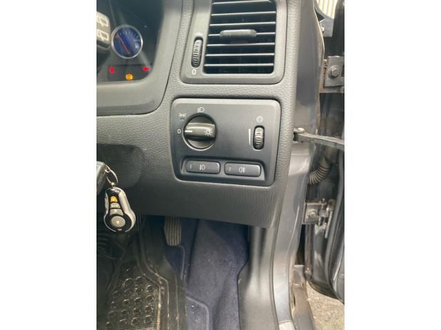 VOLVO VOLVO V70 2005