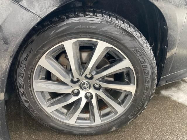 TOYOTA ALPHARD hybrid 4WD 2015