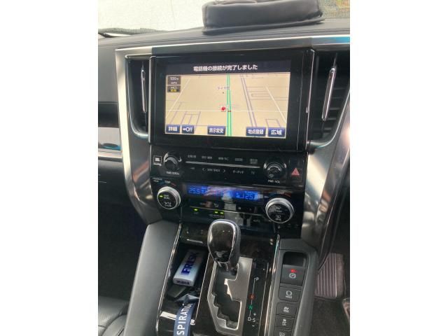 TOYOTA ALPHARD hybrid 4WD 2015
