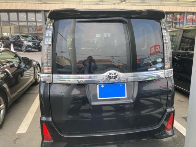 TOYOTA VOXY 2015