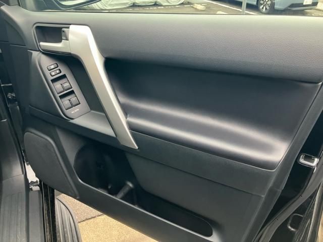 TOYOTA LANDCRUISER PRADO 2023