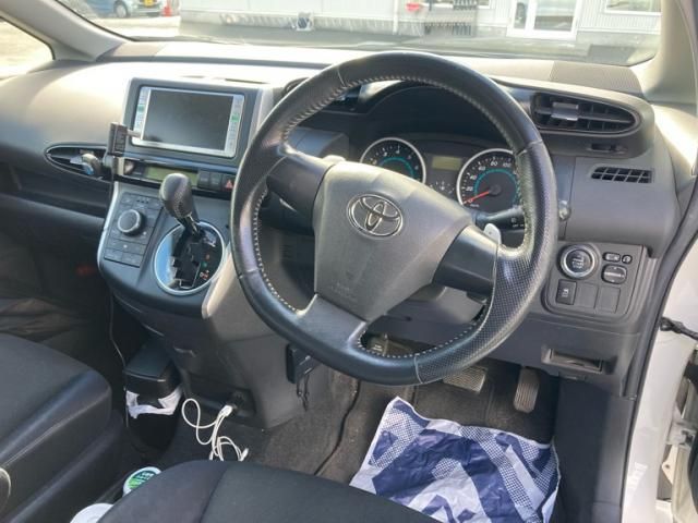 TOYOTA WISH 2009