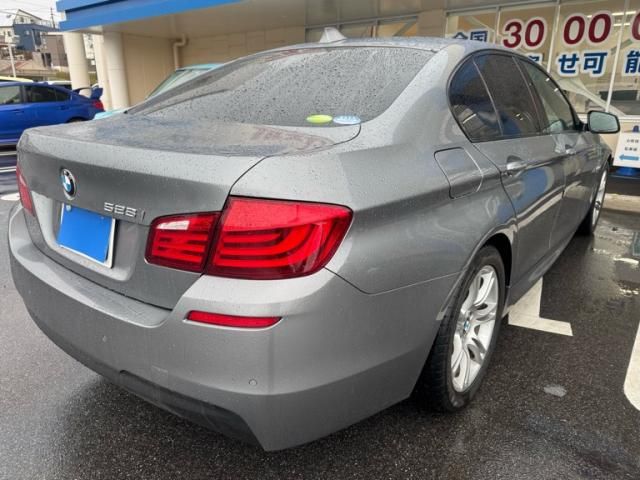 BMW BMW 5series sedan 2010