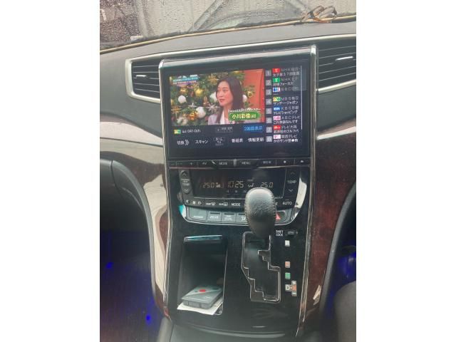 TOYOTA VELLFIRE 2014