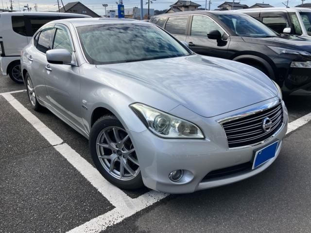 NISSAN FUGA HYBRID 2011