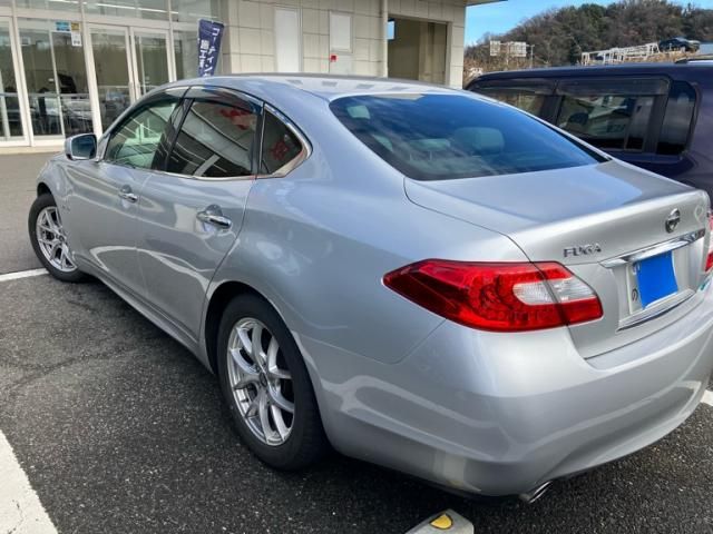 NISSAN FUGA HYBRID 2011
