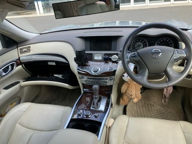 NISSAN FUGA HYBRID 2011