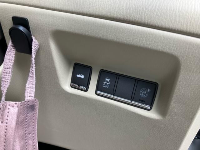 NISSAN FUGA HYBRID 2011