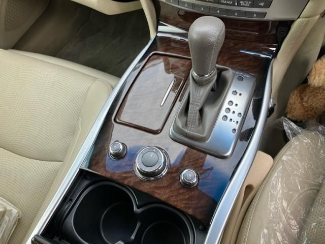 NISSAN FUGA HYBRID 2011