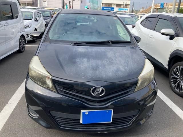 TOYOTA VITZ 2012
