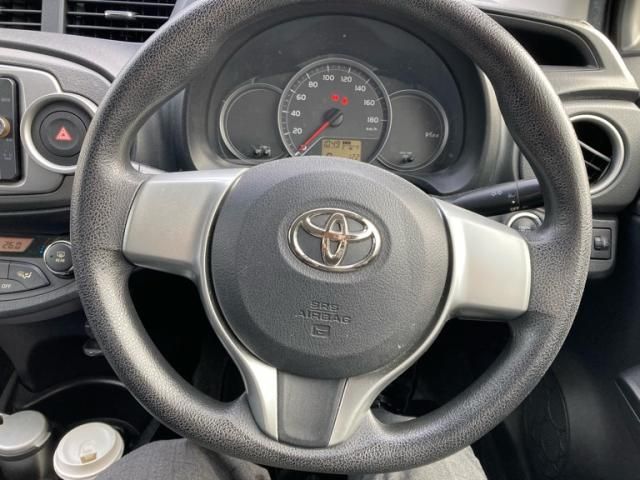 TOYOTA VITZ 2012
