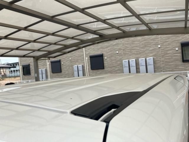 TOYOTA VOXY HYBRID 2017