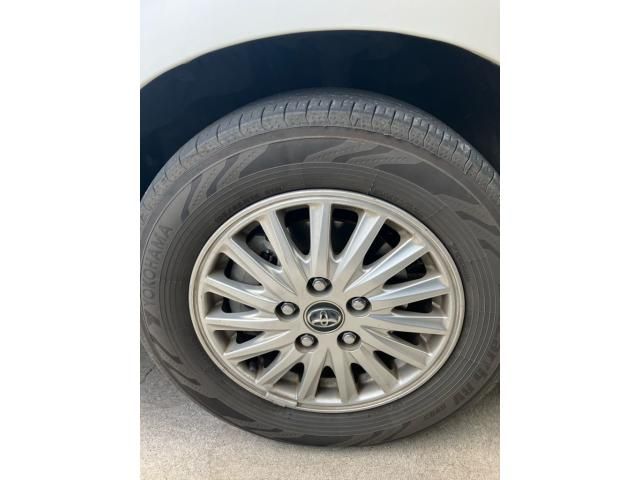 TOYOTA VOXY HYBRID 2017