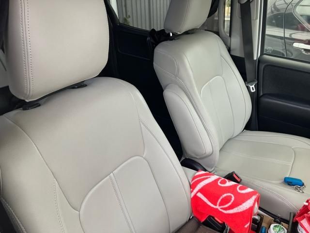 TOYOTA VOXY HYBRID 2017