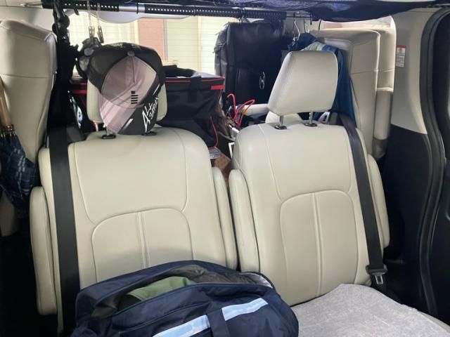 TOYOTA VOXY HYBRID 2017