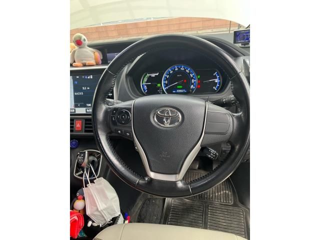 TOYOTA VOXY HYBRID 2017