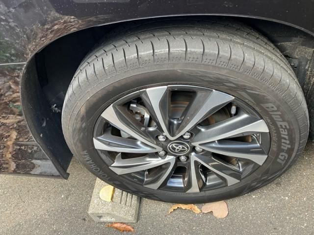 TOYOTA VOXY HYBRID 2023