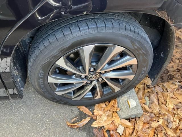 TOYOTA VOXY HYBRID 2023