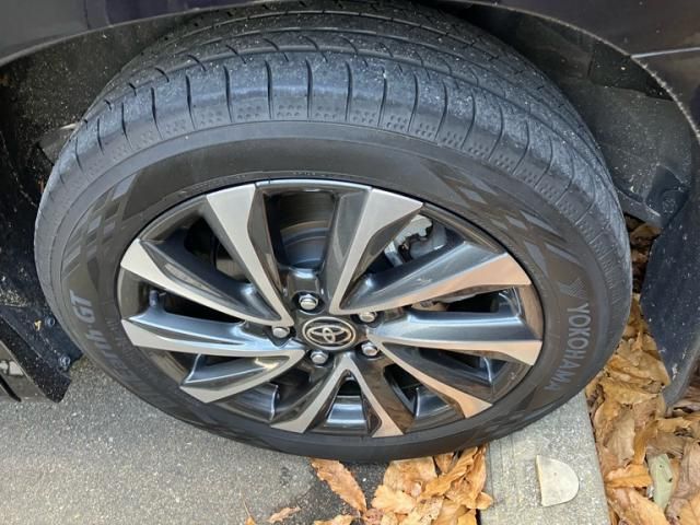 TOYOTA VOXY HYBRID 2023