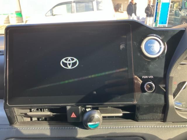 TOYOTA VOXY HYBRID 2023