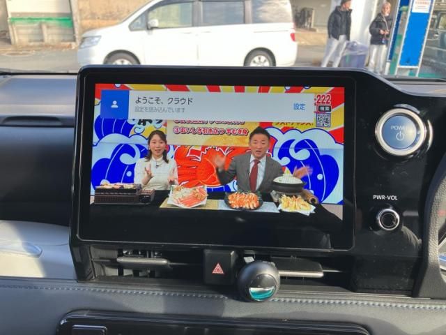 TOYOTA VOXY HYBRID 2023