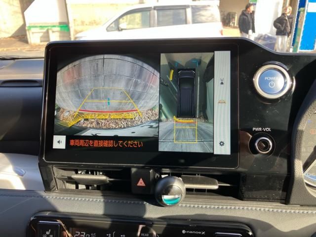 TOYOTA VOXY HYBRID 2023