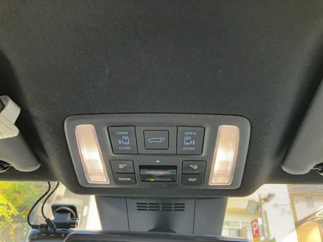 TOYOTA VOXY HYBRID 2023