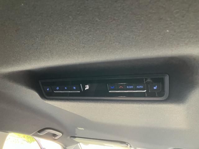 TOYOTA VOXY HYBRID 2023