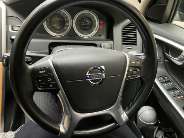VOLVO VOLVO XC60 2011