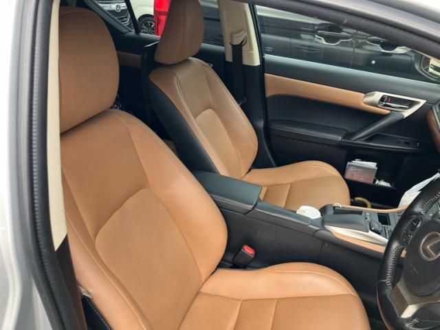 TOYOTA LEXUS CT200h 2015