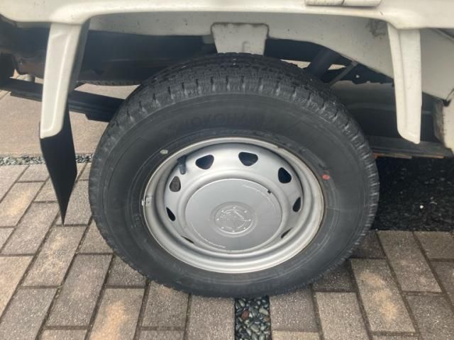 DAIHATSU HIJET truck 4WD 2002