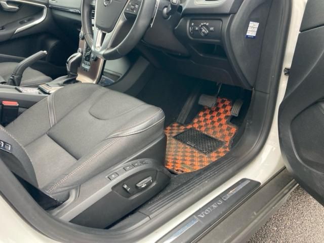 VOLVO VOLVO V40 CROSS COUNTRY 2017