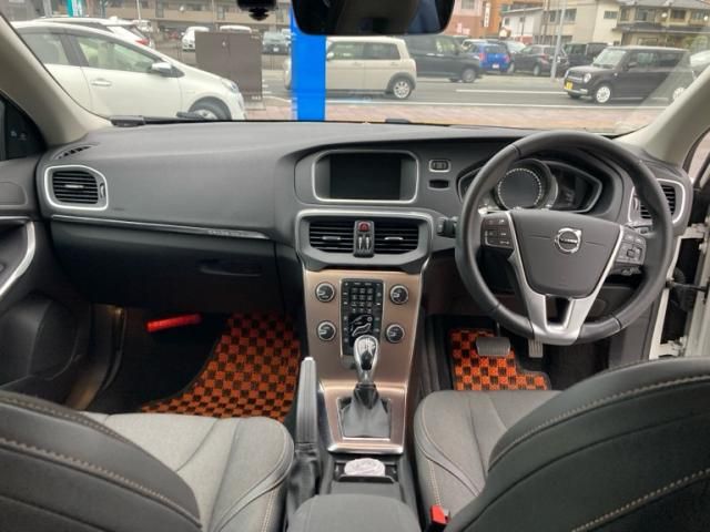 VOLVO VOLVO V40 CROSS COUNTRY 2017