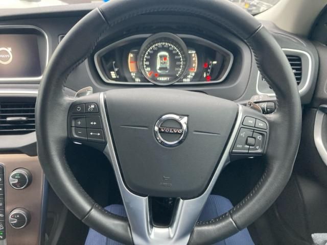 VOLVO VOLVO V40 CROSS COUNTRY 2017