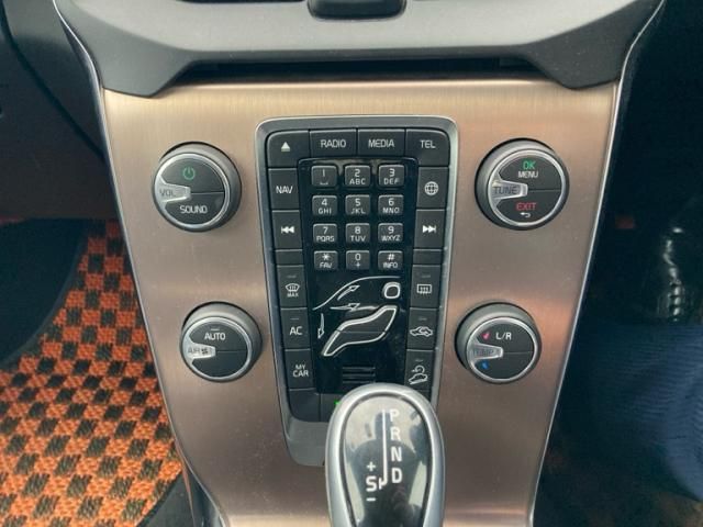 VOLVO VOLVO V40 CROSS COUNTRY 2017