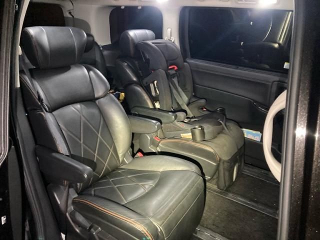 NISSAN ELGRAND  4WD 2014