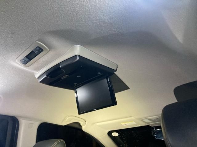 NISSAN ELGRAND  4WD 2014