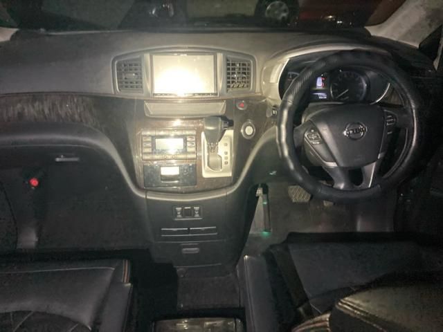 NISSAN ELGRAND  4WD 2014