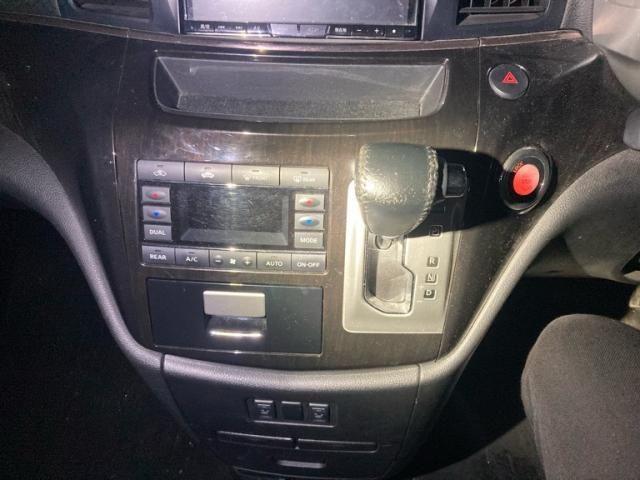 NISSAN ELGRAND  4WD 2014