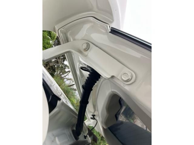 TOYOTA VOXY HYBRID 2017