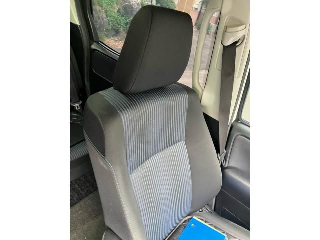 TOYOTA VOXY HYBRID 2017