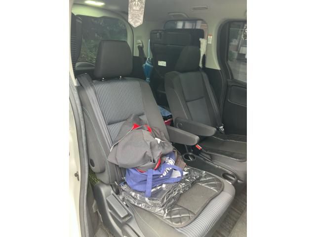 TOYOTA VOXY HYBRID 2017