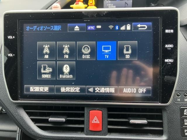 TOYOTA VOXY HYBRID 2017