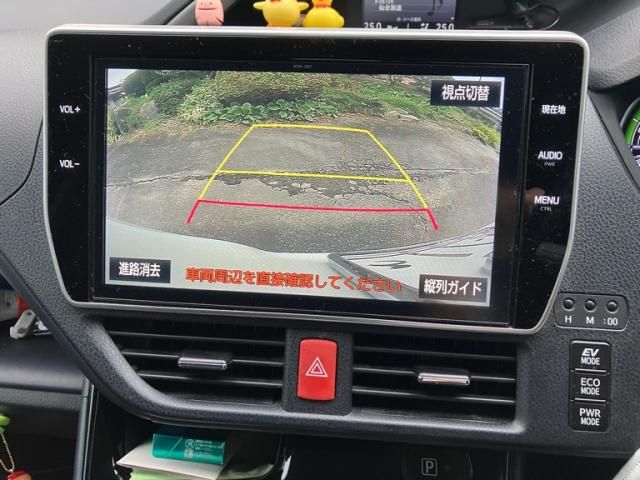 TOYOTA VOXY HYBRID 2017