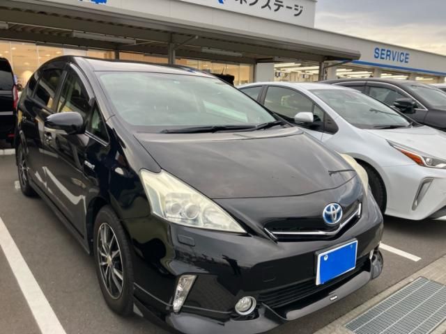 TOYOTA PRIUS Alpha 2013