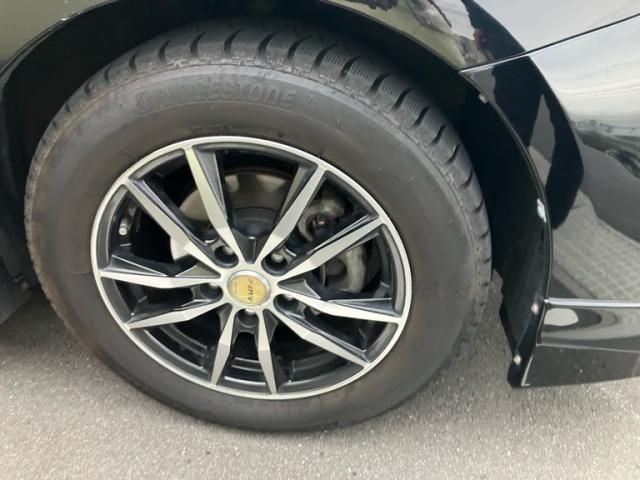 TOYOTA PRIUS Alpha 2013