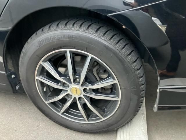 TOYOTA PRIUS Alpha 2013